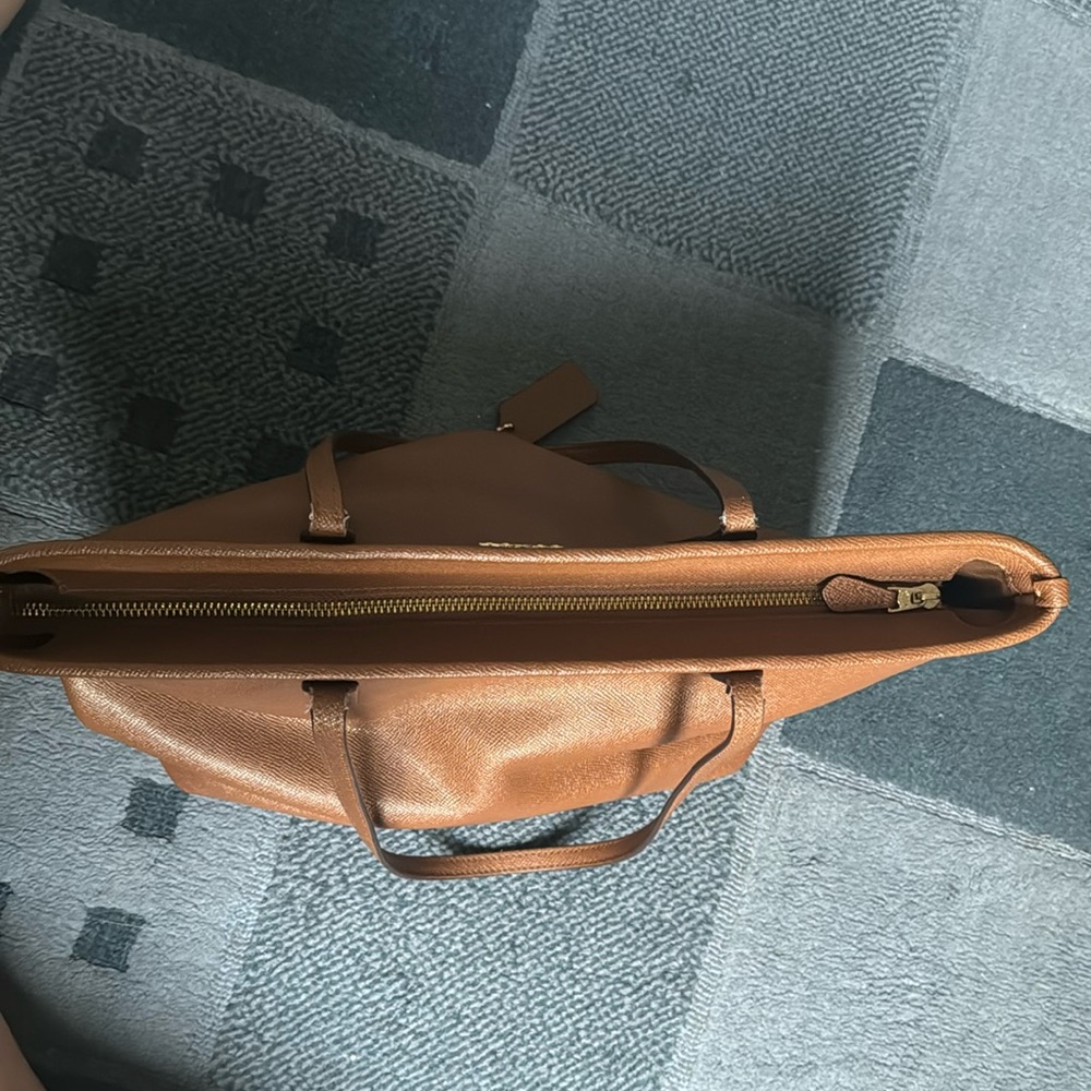 Coach City Zip Tote - Picture 4 of 14